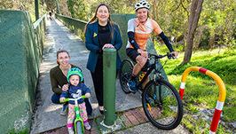 Family of cyclists